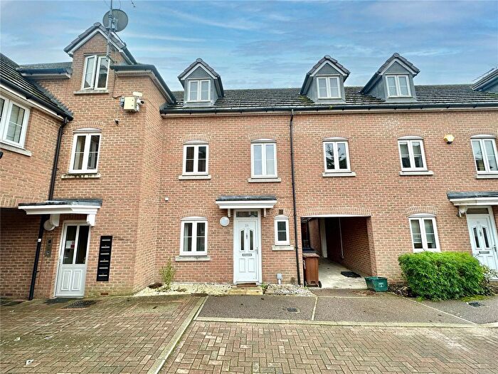 3 Bedroom Detached House For Sale In Avian Avenue, Curo Park, Frogmore, St. Albans, AL2