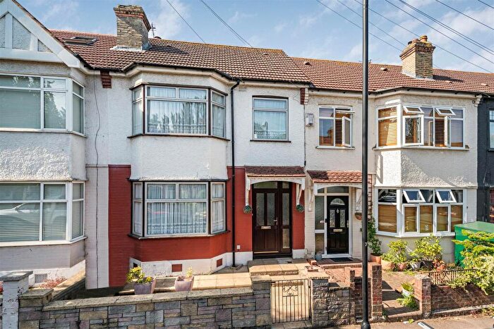 3 Bedroom House For Sale In Wickham Road, Chingford, E4