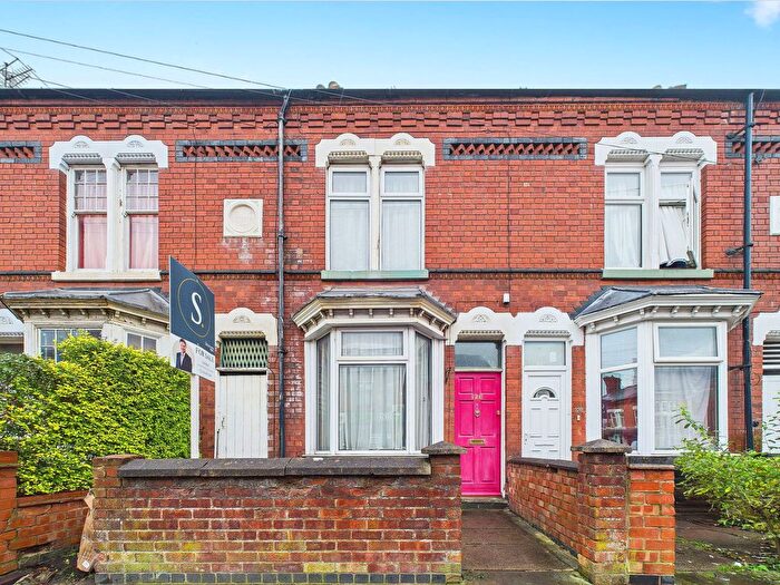2 Bedroom Terraced House For Sale In Clarendon Park Road, LE2