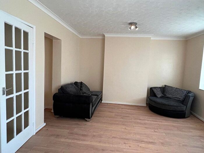 1 Bedroom Flat To Rent In Woodshire Road, Dagenham, RM10