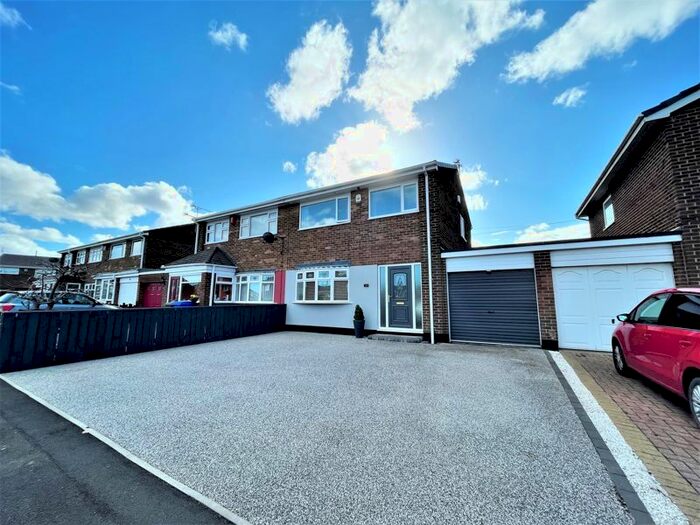 3 Bedroom Semi-Detached House To Rent In Beadnell Road, Blyth, NE24