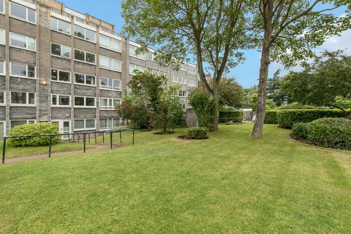 2 Bedroom Flat To Rent In Lansdowne Road, Wimbledon, London SW20