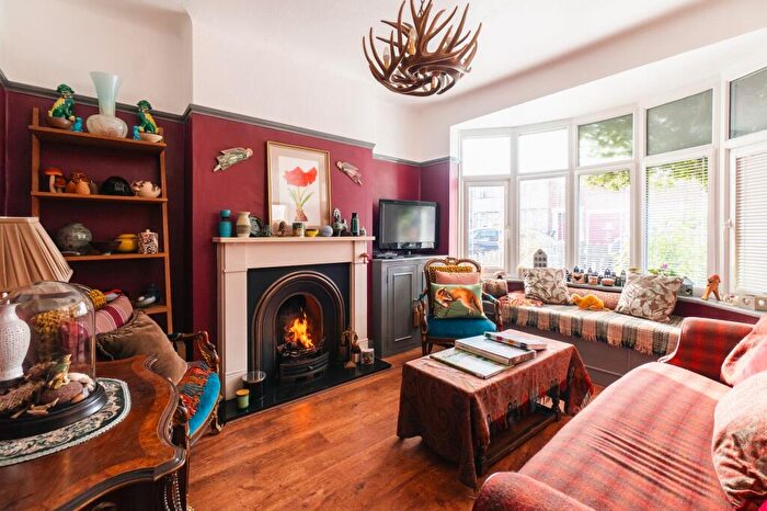 4 Bedroom Semi-Detached House For Sale In Dorchester Road, Leicester, LE3