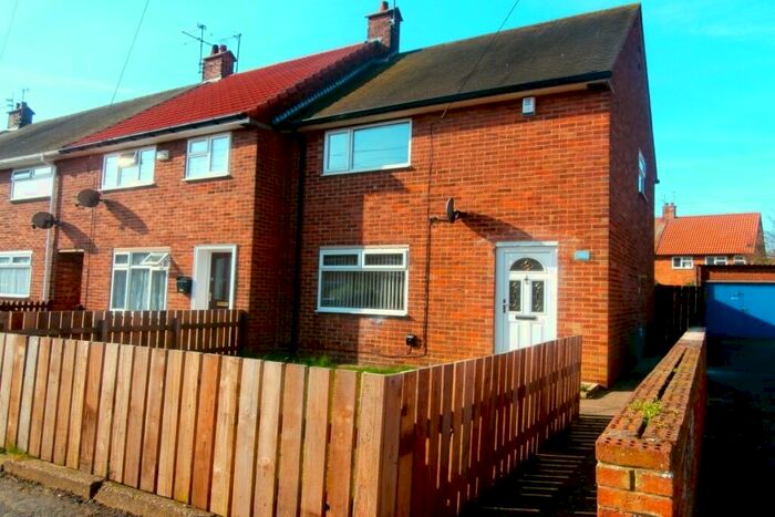 2 Bedroom End Of Terrace House To Rent In Longford Grove, Hull, East Yorkshire, HU9