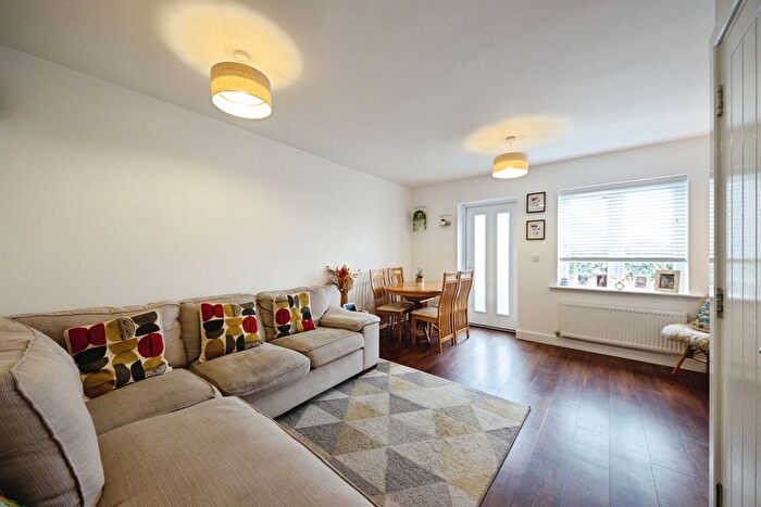 3 Bedroom End Of Terrace House For Sale In Parkgate Mews, Shirley, Solihull, B90