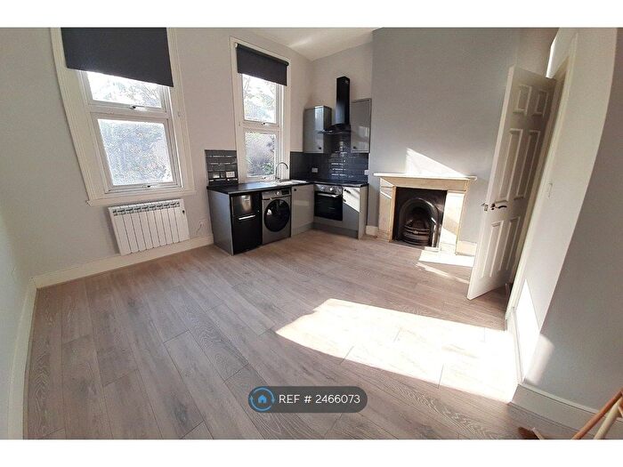 Studio To Rent In First Floor Studio, London, N16