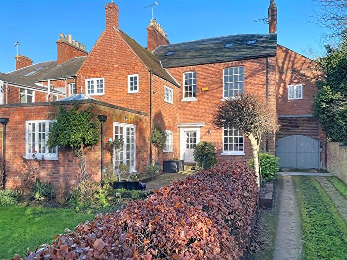 5 Bedroom End Of Terrace House For Sale In Abbey End, Kenilworth, CV8