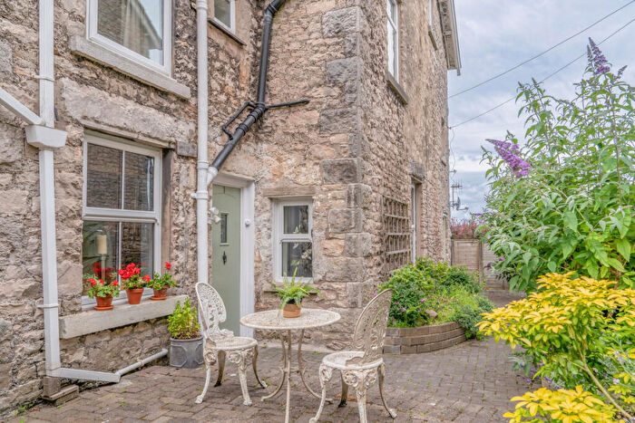 1 Bedroom Apartment For Sale In Church Hill, Arnside, LA5