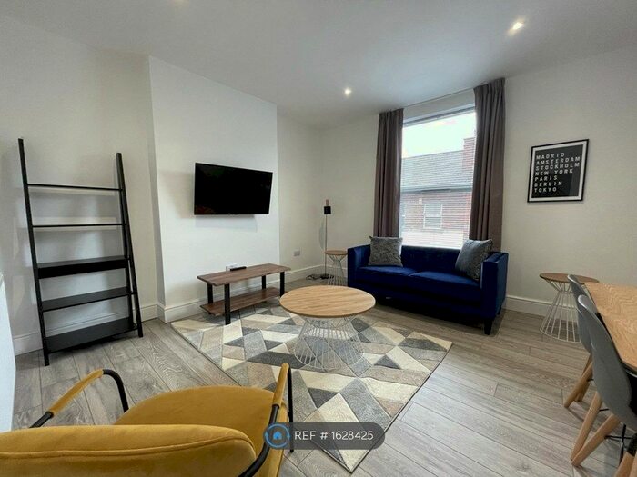 2 Bedroom Flat To Rent In Portland Street, Lincoln, LN5