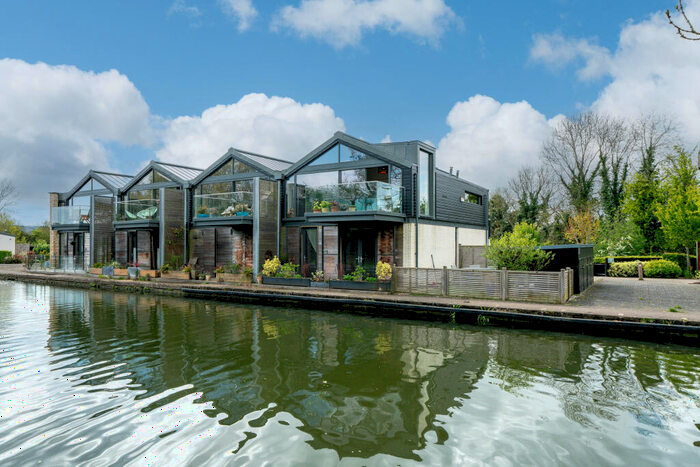 3 Bedroom End Of Terrace House For Sale In Marsworth Wharf, Marsworth, Tring, HP23