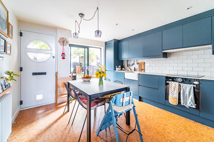 2 Bedroom Terraced House For Sale In Lightfoot Road, Crouch End, N8