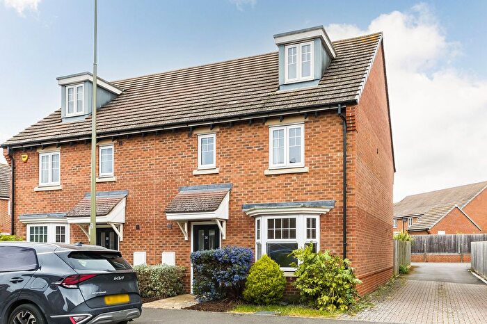 4 Bedroom Semi-Detached House For Sale In Blackthorn Road, Didcot, OX11