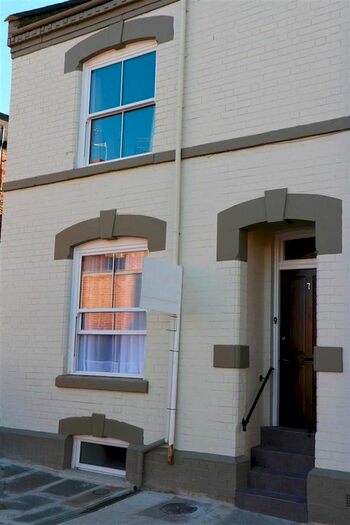 5 Bedroom Property To Rent In Castilian Terrace, Northampton, NN1