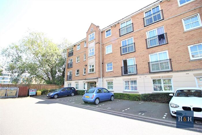 2 Bedroom Apartment To Rent In Lion Court, Southbridge -, NN4