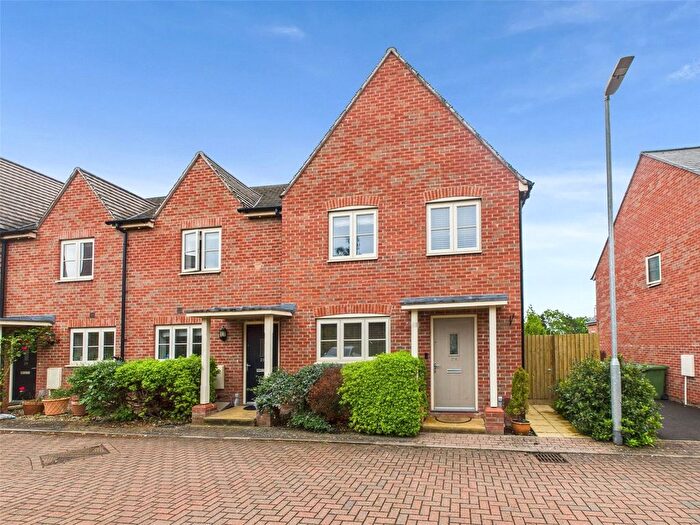 3 Bedroom End Of Terrace House For Sale In Pitscottie Place, Whittington, Worcester, Worcestershire, WR5