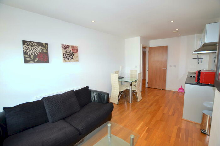 1 Bedroom Apartment To Rent In The Gateway East Marsh Lane City Centre, LS9