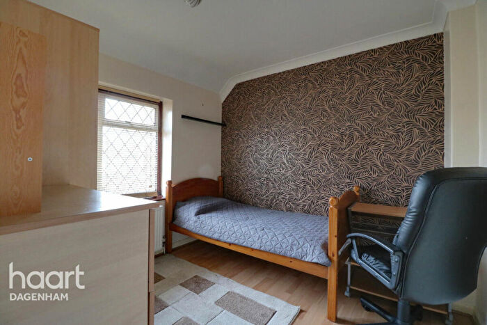 2 Bedroom End Of Terrace House For Sale In Maplestead Road, Dagenham, RM9