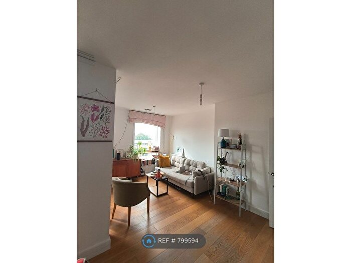 1 Bedroom Flat To Rent In Chipping Court, London, N4