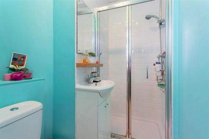 2 Bedroom Flat To Rent In Mazenod Avenue, West Hampstead, NW6