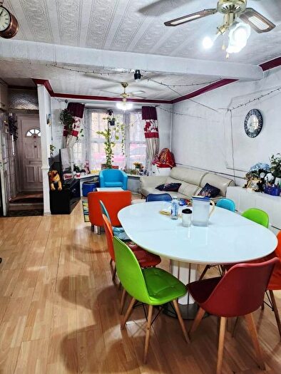 3 Bedroom Detached House For Sale In Jedburgh Road, Plaistow, London, E13