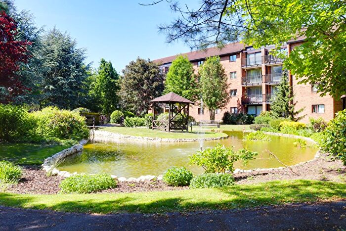 2 Bedroom Flat To Rent In Campion Close, Croydon, CR0