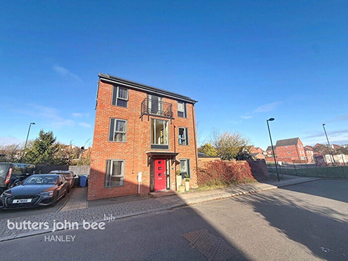 6 Bedroom Detached House To Rent In Rosedawn Close East, Stoke-On-Trent, ST1