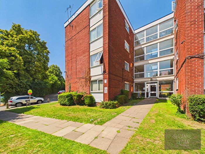 2 Bedroom Flat For Sale In Abbey Court, Coventry, West Midlands, CV3