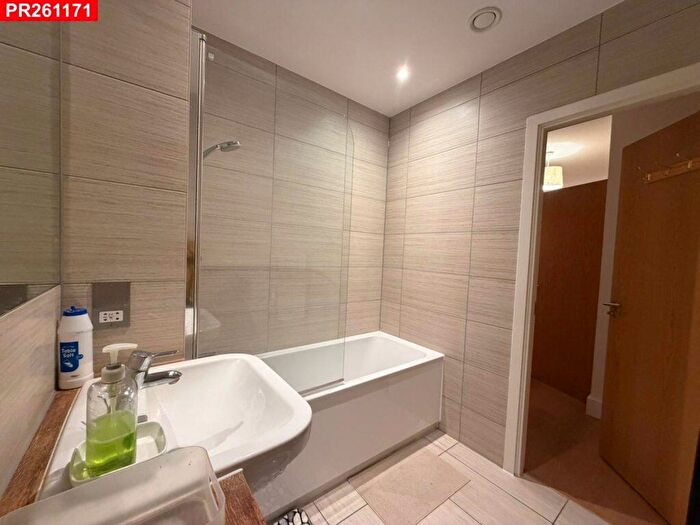 Flat To Rent In Kilburn – Flat, NW6