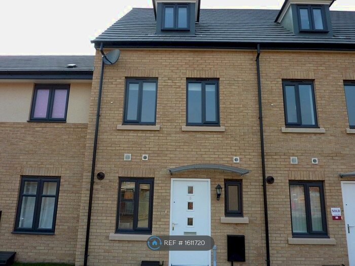 3 Bedroom Terraced House To Rent In Goldcrest Road, St. Ives, PE27