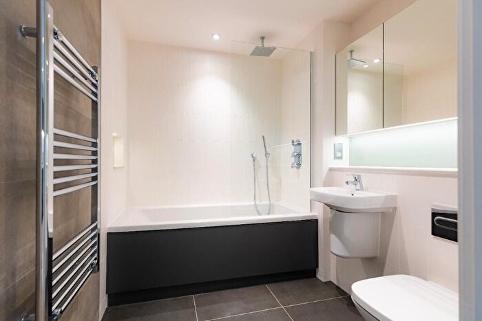 1 Bedroom Flat To Rent In Flat, Swan Street, Manchester, Greater Manchester, M4