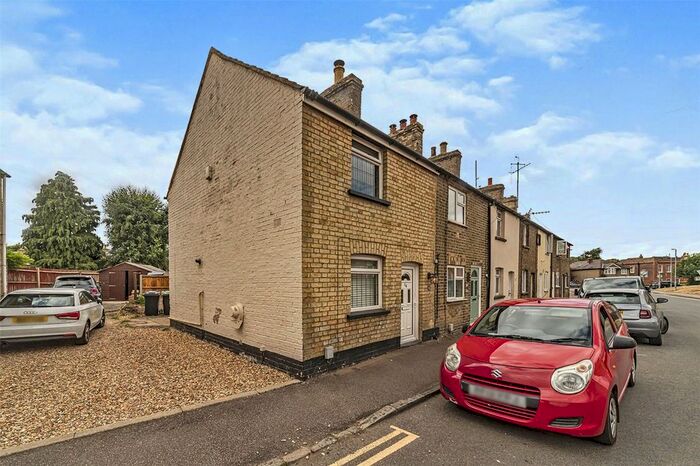 2 Bedroom End Of Terrace House For Sale In Station Road, Langford, Biggleswade, Bedfordshire, SG18