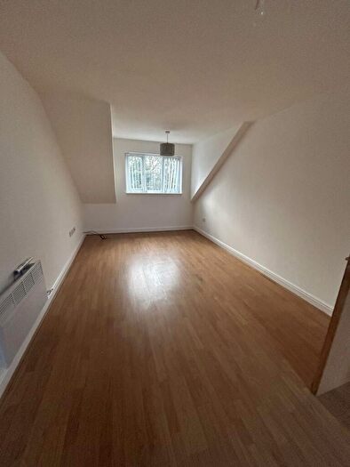 1 Bedroom Apartment To Rent In Knightsbridge Court, Liverpool - First Month Rent Half Price, L14