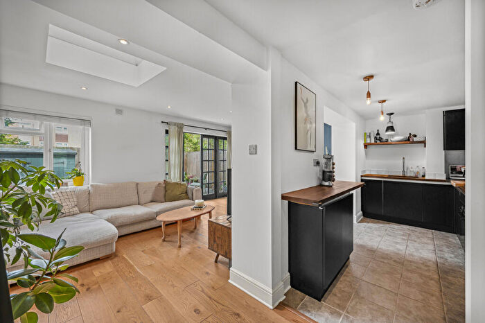 2 Bedroom Flat For Sale In Upper Brockley Road, London, SE4