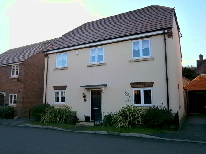 4 Bedroom Detached House To Rent In Temple Crescent, Oxley Park, Milton Keynes, MK4