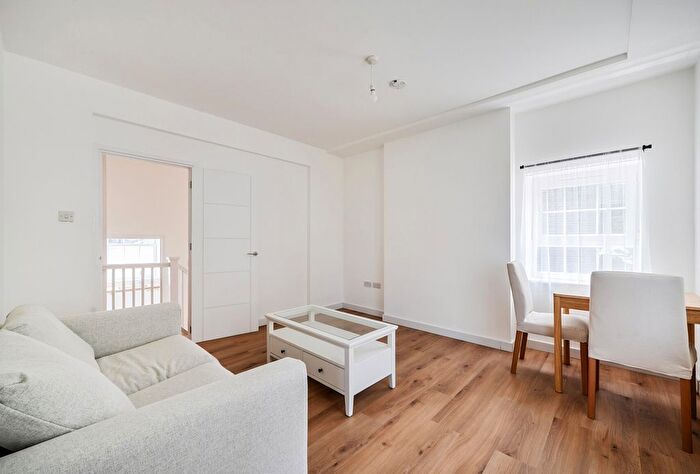 1 Bedroom Maisonette For Sale In Forster Road, London, SW2