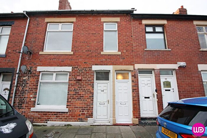 3 Bedroom Flat To Rent In Elsdon Terrace, Chirton, North Shields, NE29