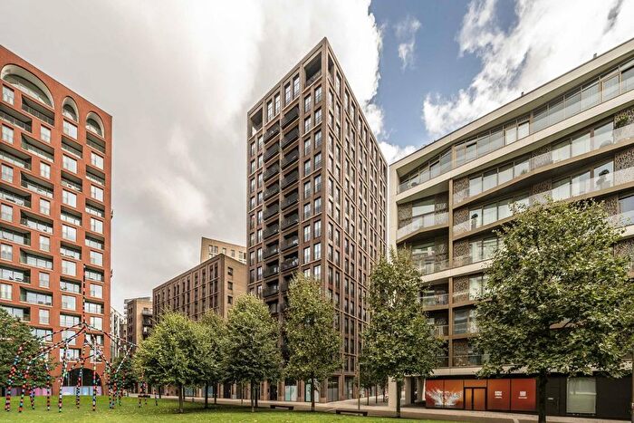 3 Bedroom Flat To Rent In Lewis Cubitt Walk, London, N1C