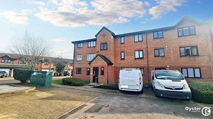 1 Bedroom Flat To Rent In Streamside Close, London, N9