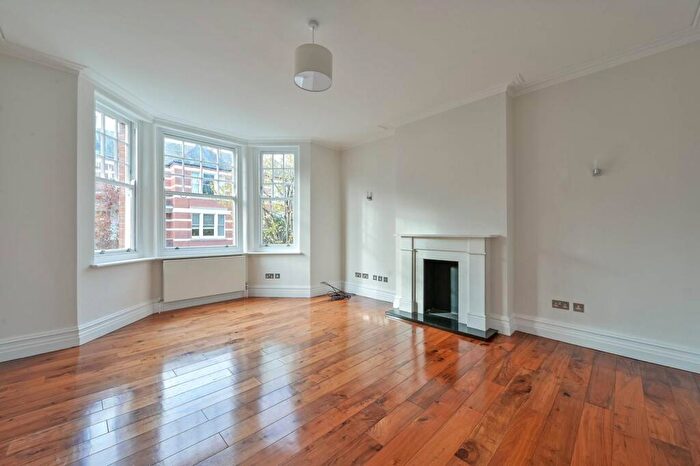 3 Bedroom Flat To Rent In Riverview Gardens, Castelnau, London, SW13
