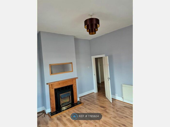 2 Bedroom Flat To Rent In Cambridge Street, Castleford, WF10
