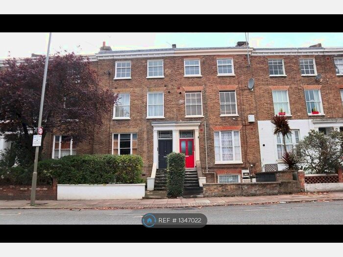 Studio To Rent In Merton Road, London, SW18