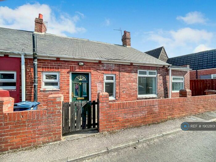 2 Bedroom Bungalow To Rent In Halgarth Bungalows, Hetton-Le-Hole, Houghton Le Spring, DH5