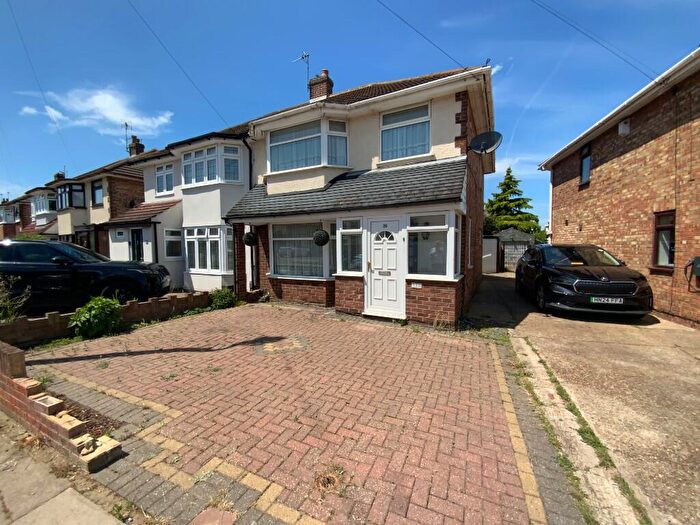 3 Bedroom Semi-Detached House To Rent In Gray Gardens, Hornchurch, London, RM13