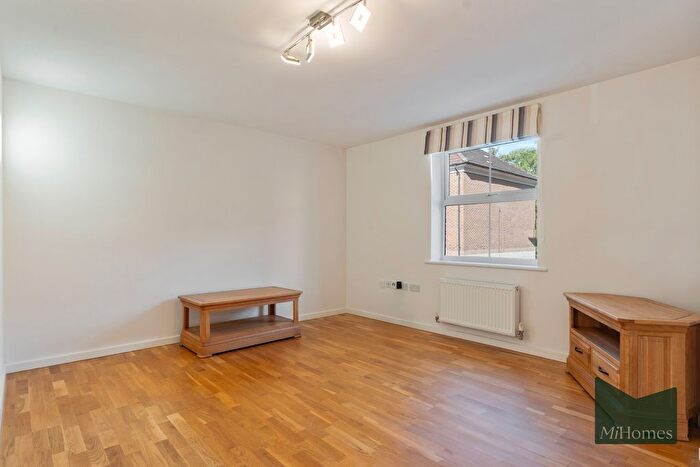 2 Bedroom Flat To Rent In Coppetts Road, Muswell Hill, N10