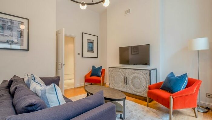 2 Bedroom Flat To Rent In Nottingham Place, London, W1U