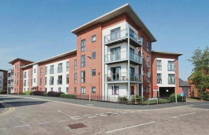 2 Bedroom Flat To Rent In Columbia Crescent, Wolverhampton, WV10