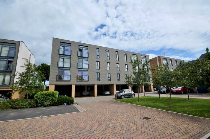 2 Bedroom Flat For Sale In Firepool View, Taunton, TA1