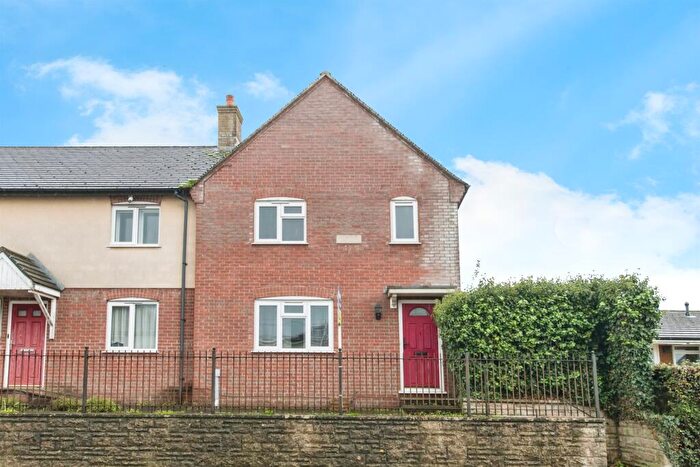 3 Bedroom End Of Terrace House For Sale In Chard Road, Axminster, EX13