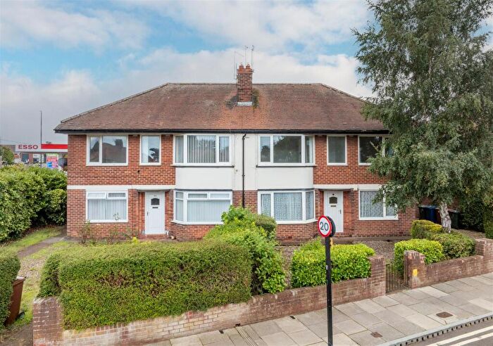 2 Bedroom Flat For Sale In Great North Road, Grange Park, Newcastle Upon Tyne, NE3