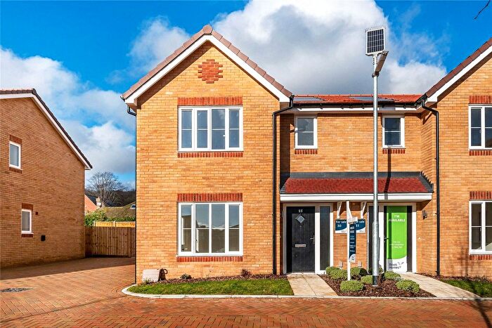 3 Bedroom Semi Detached House For Sale In Ottershaw, Chertsey, Surrey, KT16